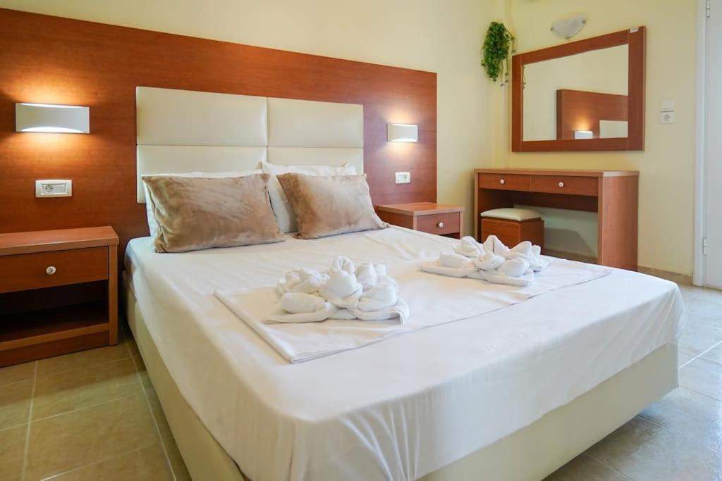 Katerinas Garden Apartment Kámpos Екстериор снимка